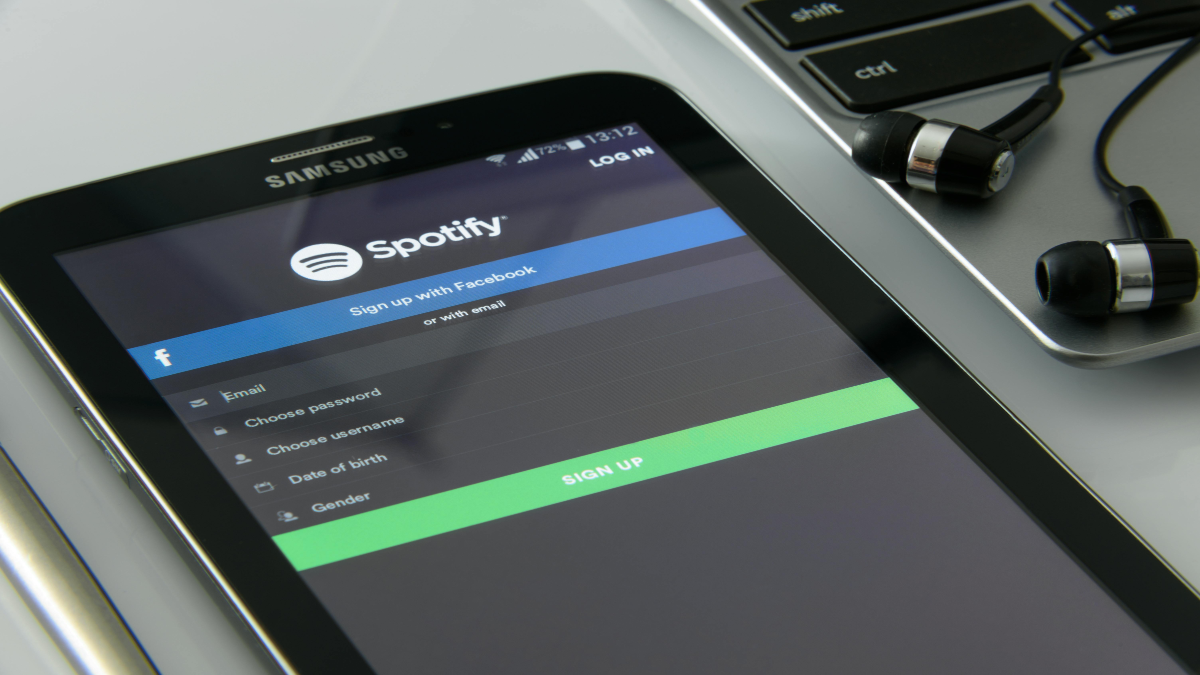 Spotify bajo presión por alza de precios, polémicas por IA y fuga de ...